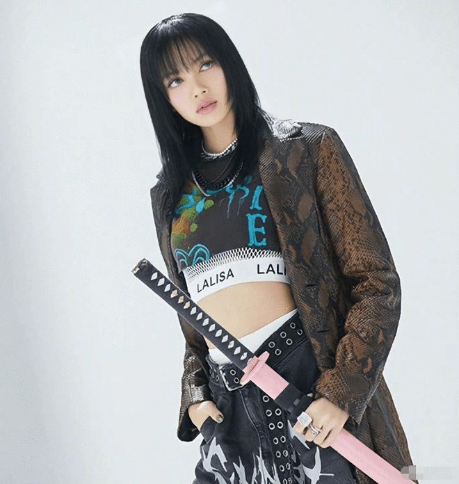 多贤@TWICE直播跳过Lisa@BP歌曲  双方粉丝爆骂战