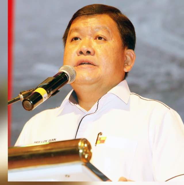 许来贤,加影廉价组屋和老旧花园的基建,特别拨款提升