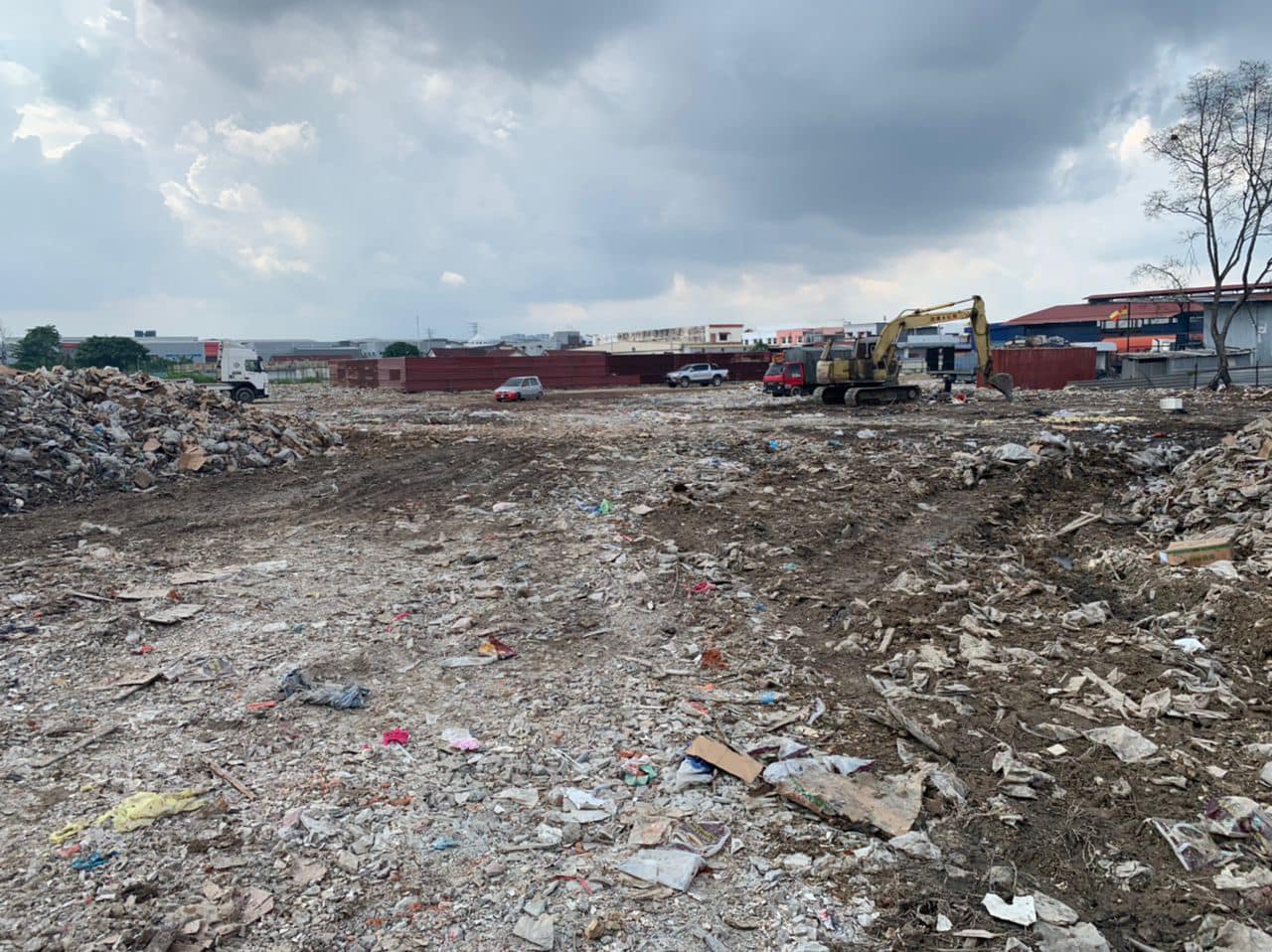 +大都会:巴生南海峡路工业区,现非法垃圾堆/3图