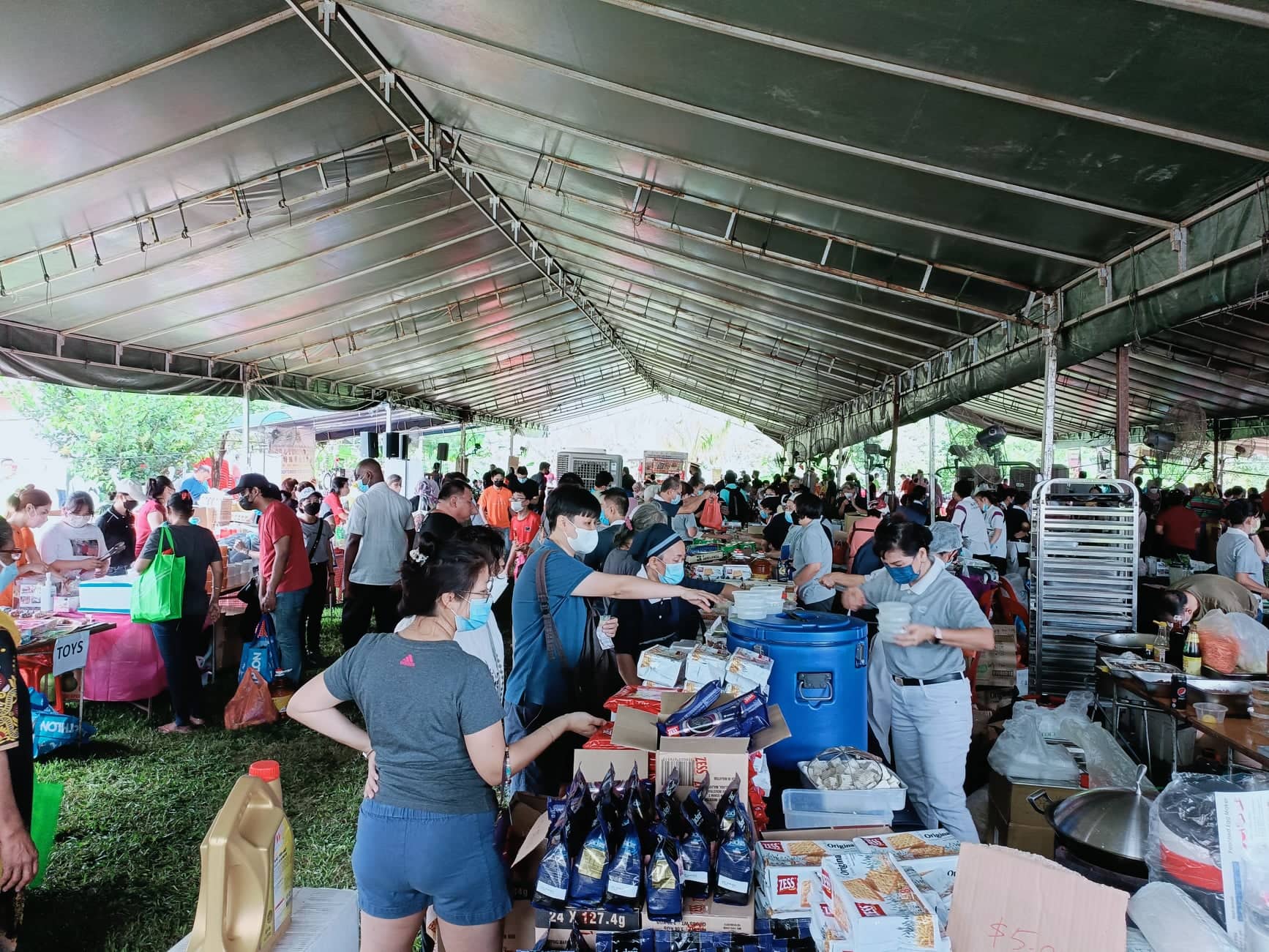 大都会：雪苏丹后东姑诺拉茜京出席巴生特殊学校义卖会