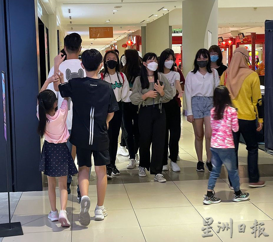 大霹雳时事焦点／多数民众逛街出游不松懈  继续“罩”顾好自己 