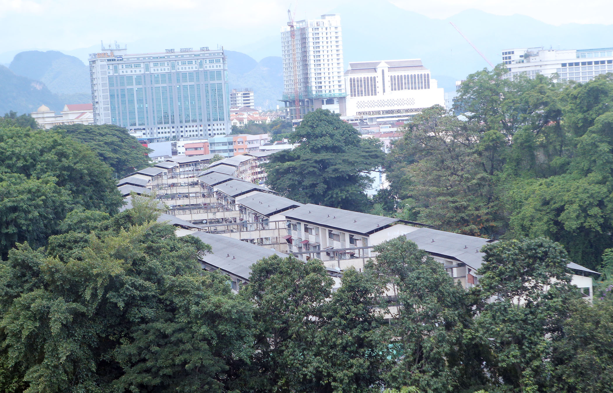 大霹雳时事焦点/怡市长:探讨新单位面积900平方尺 无人反对华大伟重建