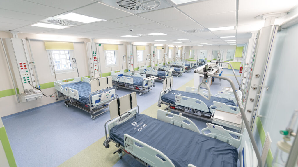 天下事)英国医院警告:能源开支飞涨 或不得不减少患者服务