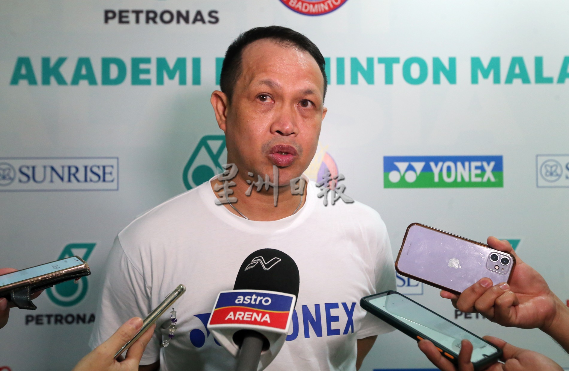 女双捎一喜一忧消息  康乐康复进展佳  清玉伤退丹（法）赛