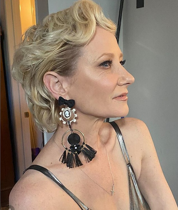 女星上月车祸骤逝未留遗嘱 长子旧爱展开争产大战	