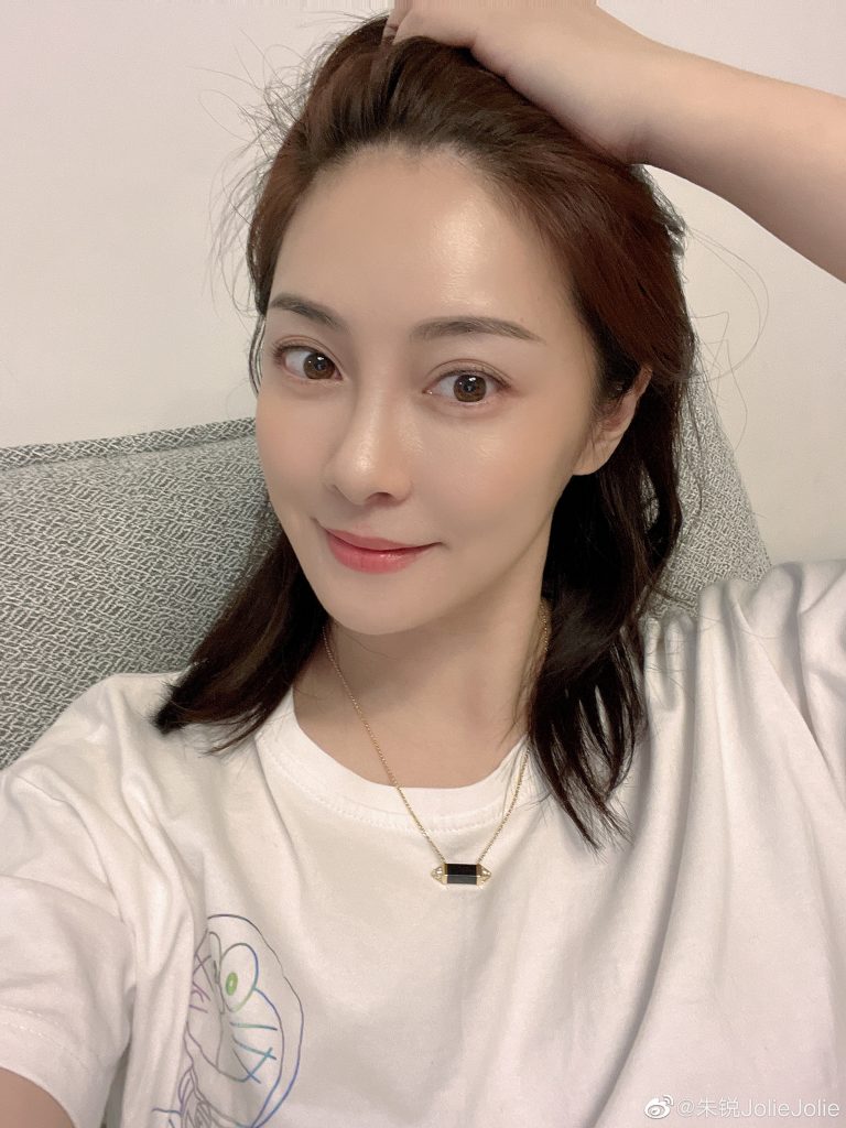 女星自曝“被大咖男星捏屁股”网揪线索猜测是他