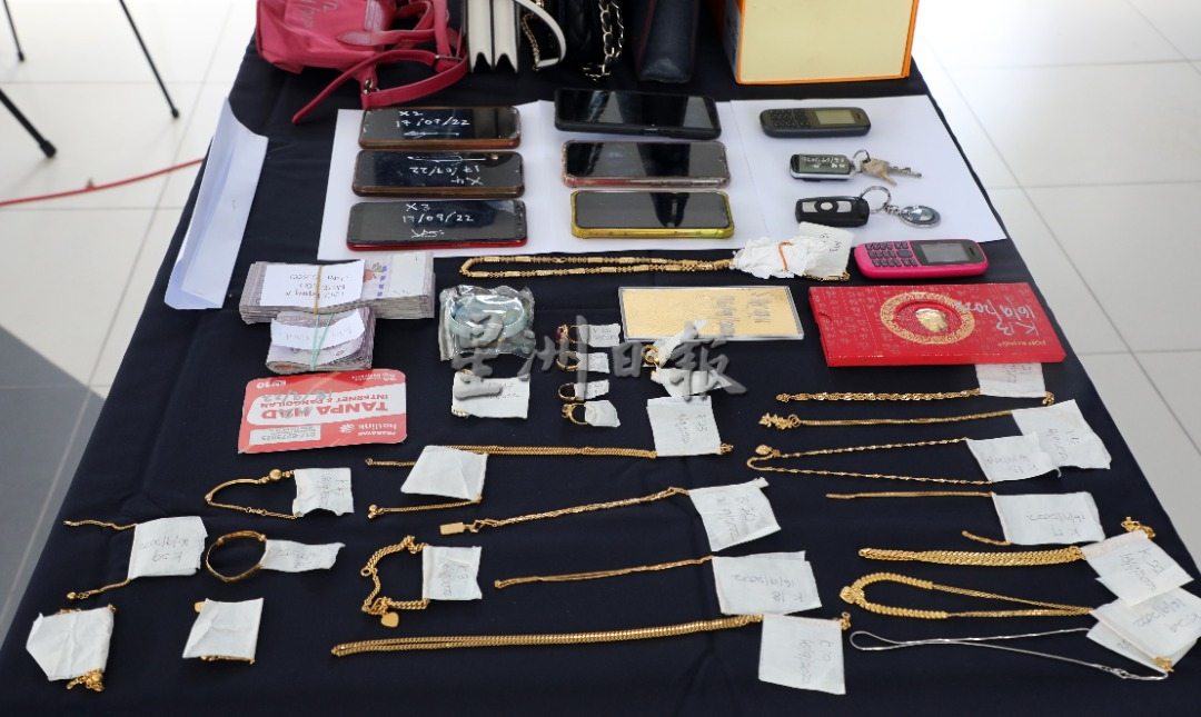 妻报复买凶杀夫14刀  警方：女嫌犯策划已久  谎称“劫杀”