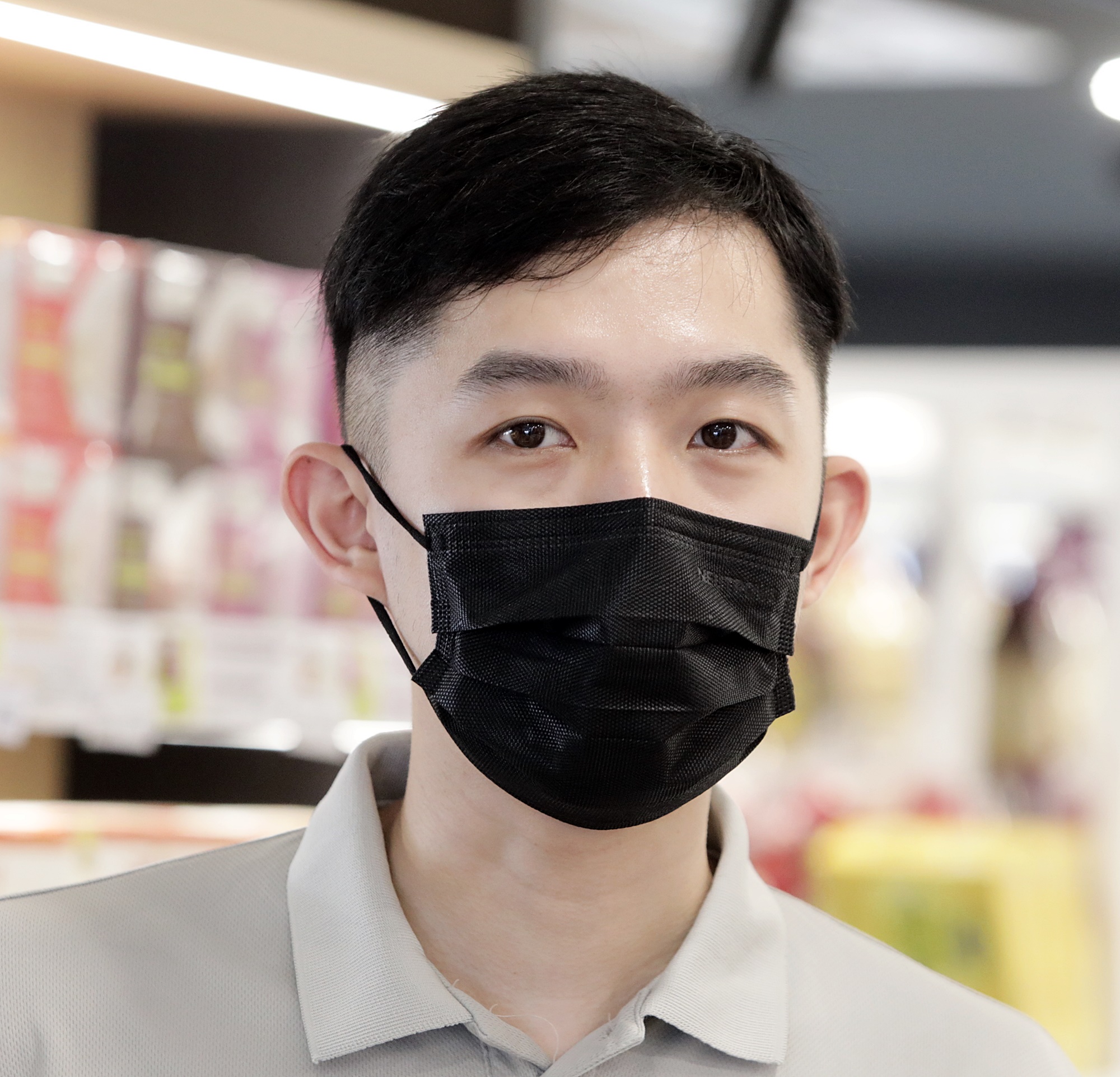 封面-大都会-跟进商店业者有没强制民众必须戴口罩才能入内 9图