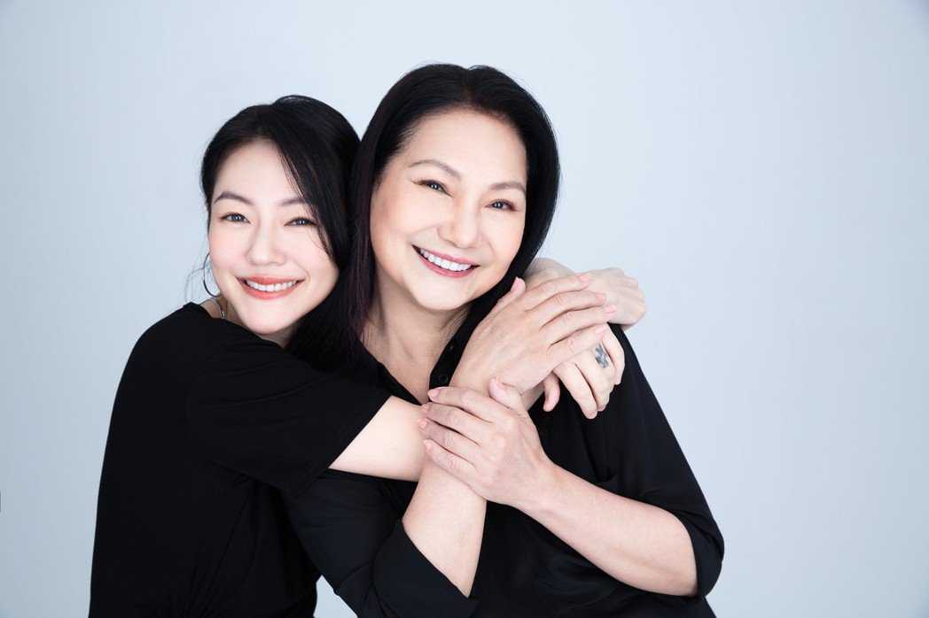 小S自曝幼稚园就被霸凌 大S相挺被当街掌掴