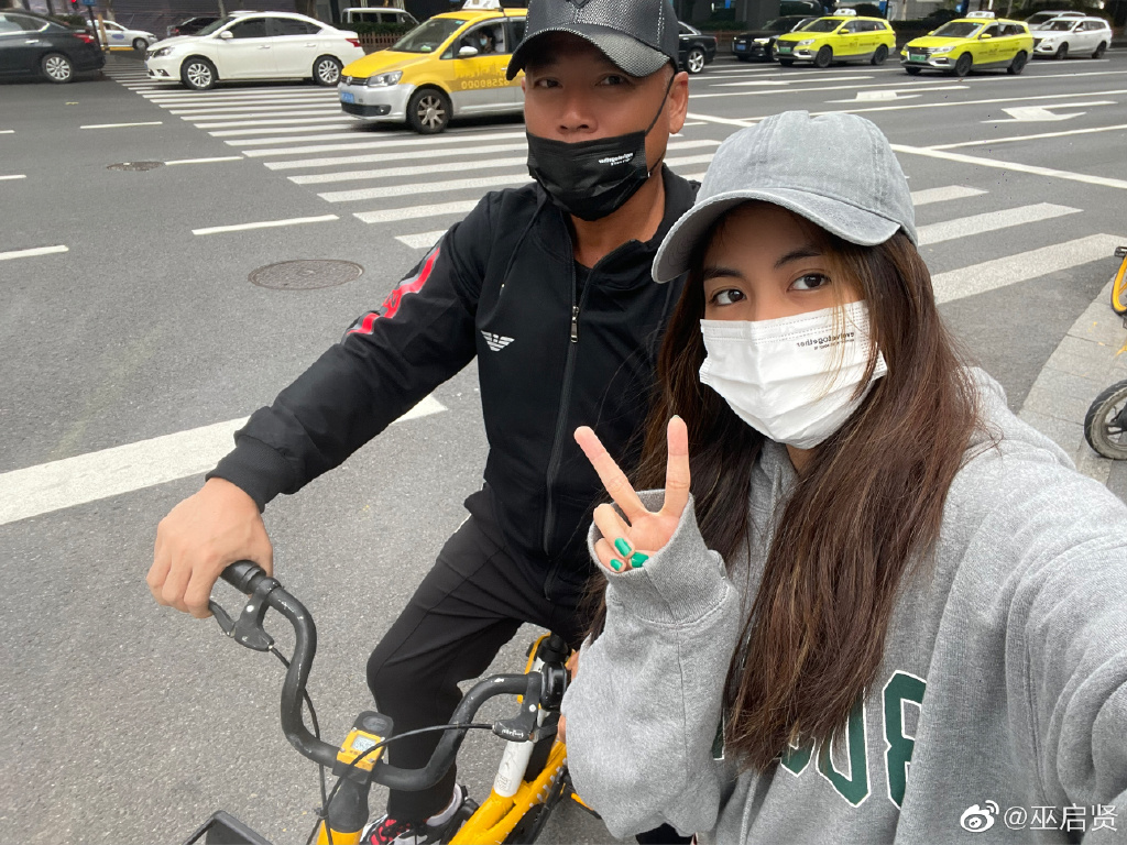 巫启贤批李易峰被揭黑历史　网酸没资格批评