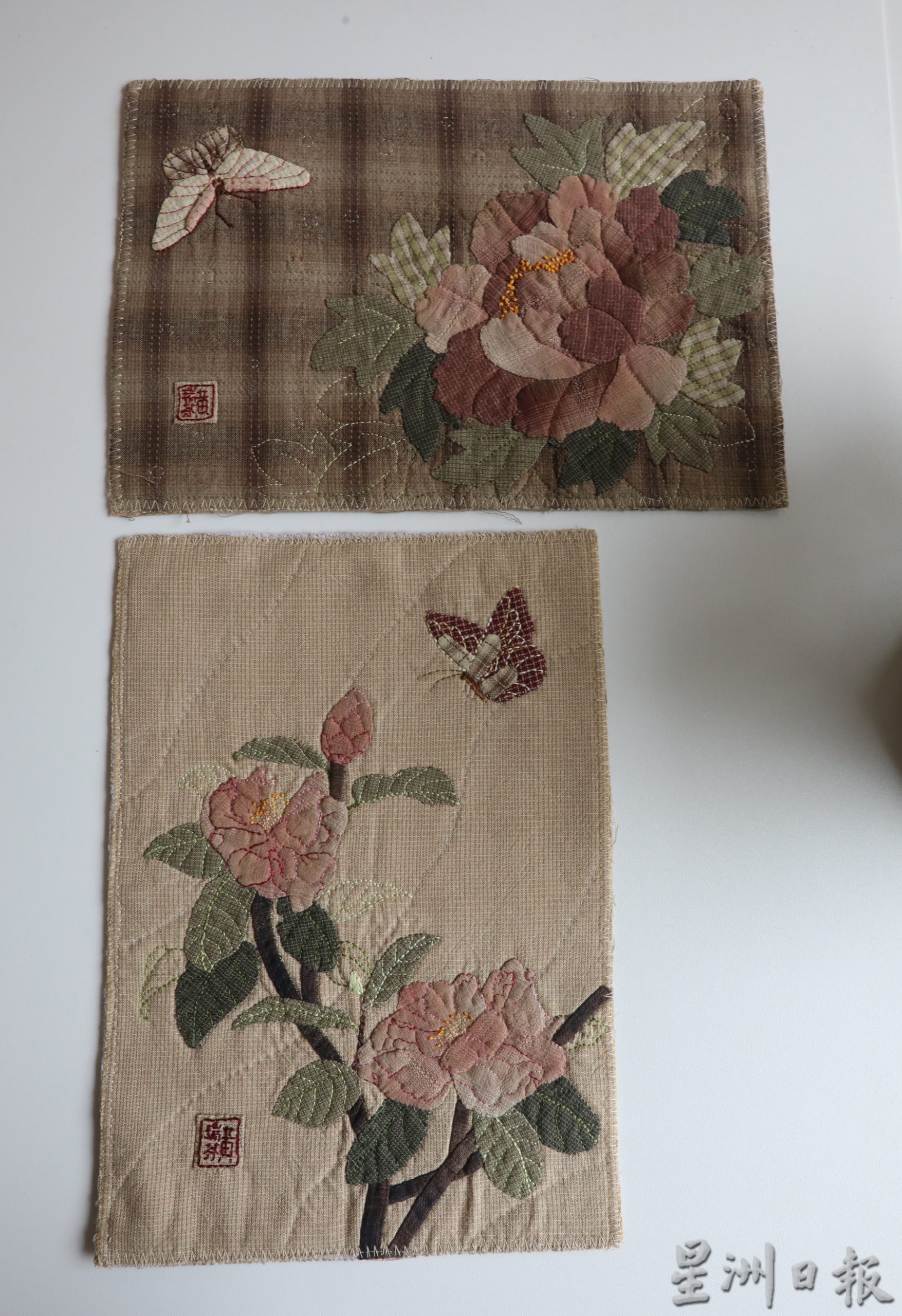 **已签发**柔:封底:【特稿】:色调深浅空间仿如油画,黄瑞芬的布绘艺术画手艺精湛