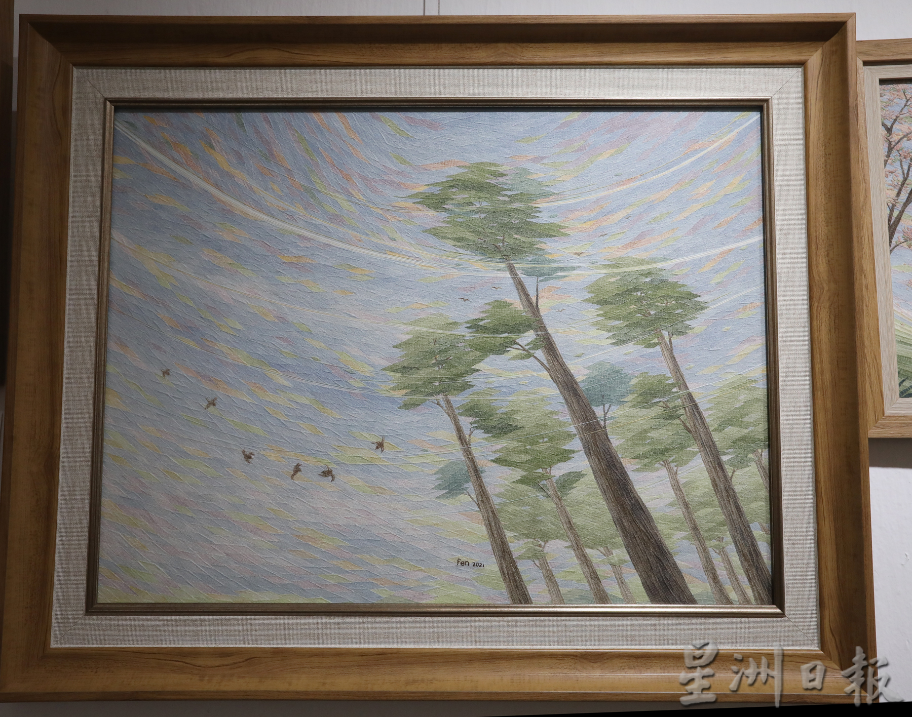 **已签发**柔:封底:【特稿】:色调深浅空间仿如油画,黄瑞芬的布绘艺术画手艺精湛