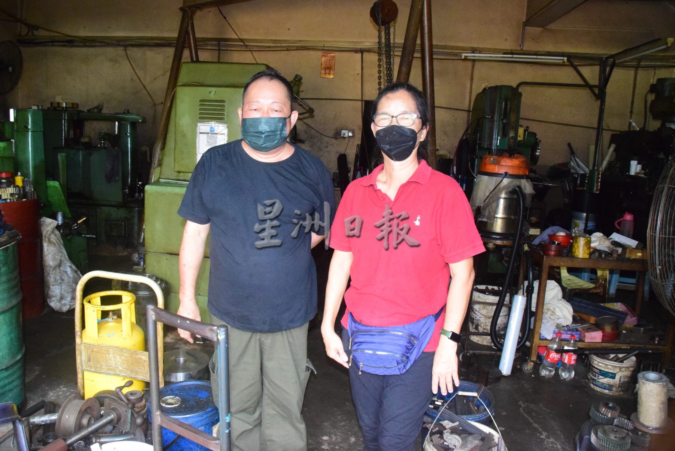 **已签发**柔:封面:【民生特工队】:逢雨必灾!新山淡路一排17间店屋长期面对水患,无法安心营业