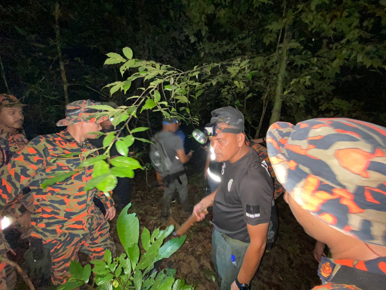 搜救队依据手机应用程式定位搜索,哥打丁宜班底山传失踪2男1女已寻获