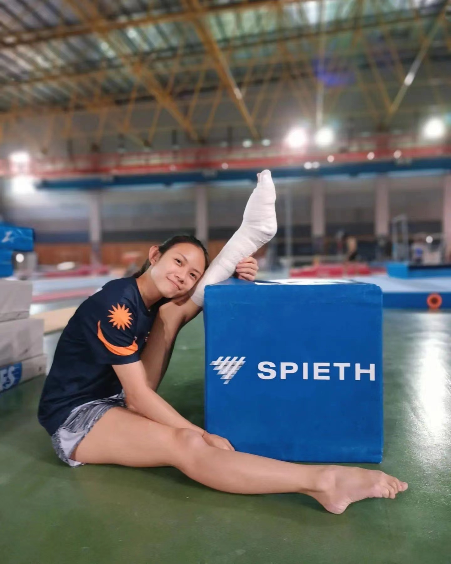 康复期间换个角色  丽雯助小将备战马运会