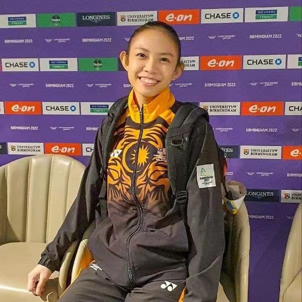 康复期间换个角色  丽雯助小将备战马运会