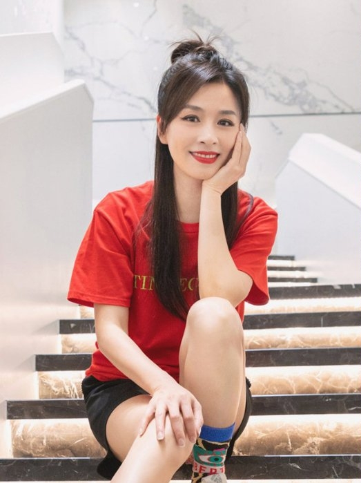 张庭素颜照疯传 网惊：老好多