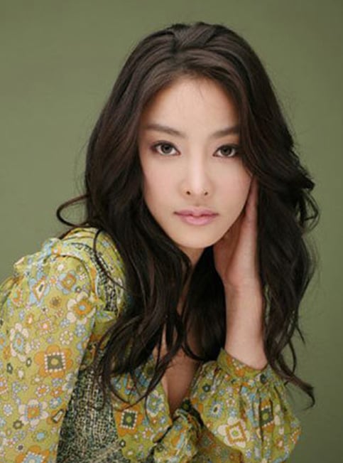 张紫妍被逼陪睡轻生13年后 公司老板告政府、2女星索赔328万