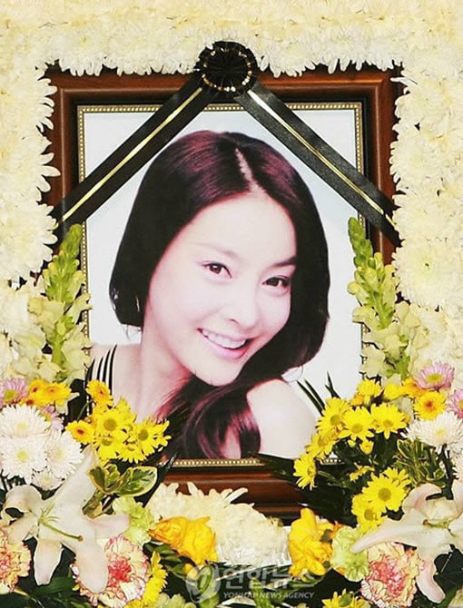 张紫妍被逼陪睡轻生13年后 公司老板告政府、2女星索赔328万