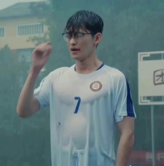 张翰“咸猪手”惹议 张钧甯也是受害者？