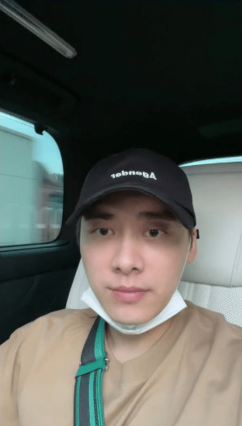 惊传涉嫖被捕  李易峰急开直播辟谣