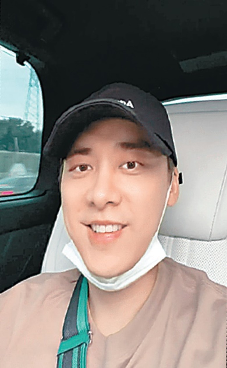 惊传涉嫖被捕  李易峰急开直播辟谣