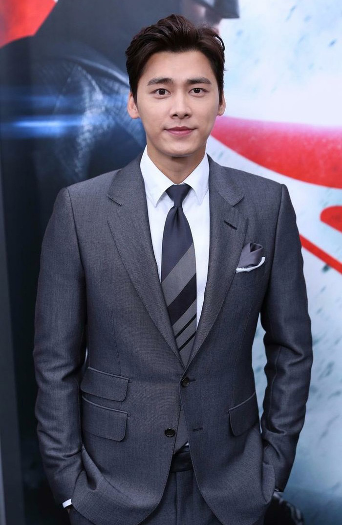 惊传涉嫖|李易峰真出事? 被央视秋晚除名