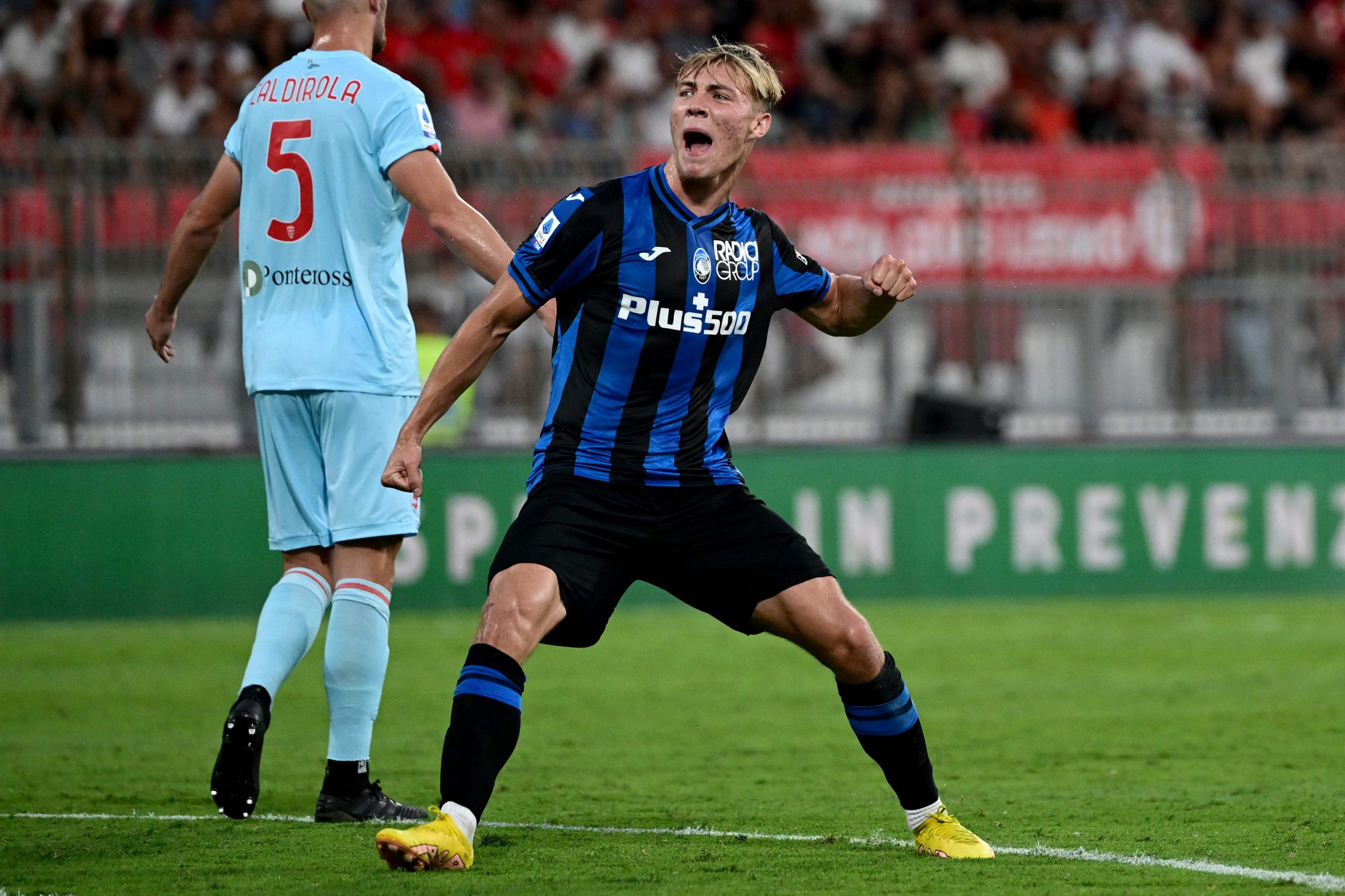 意甲|力挫蒙扎首5轮不败 亚特兰大重返榜首