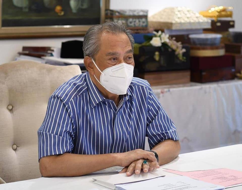 扎希叫慕尤丁照镜子!发合照促别攻击首相