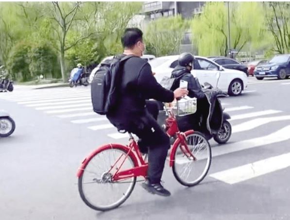 拼盘 浙大博士生送外卖 称丢学校脸道歉