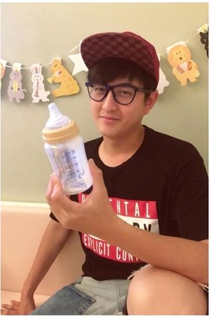 暗讽许仁杰？“星光帮”黄靖伦突自爆偷吃被老婆抓到	