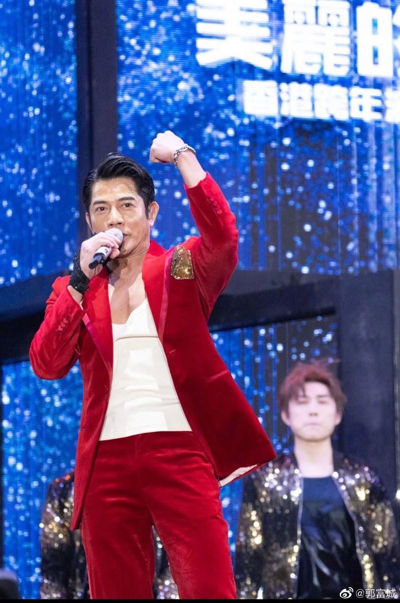 曾当冷气技工TVB餐厅侍应介绍入行 郭富城18岁嫩照曝光