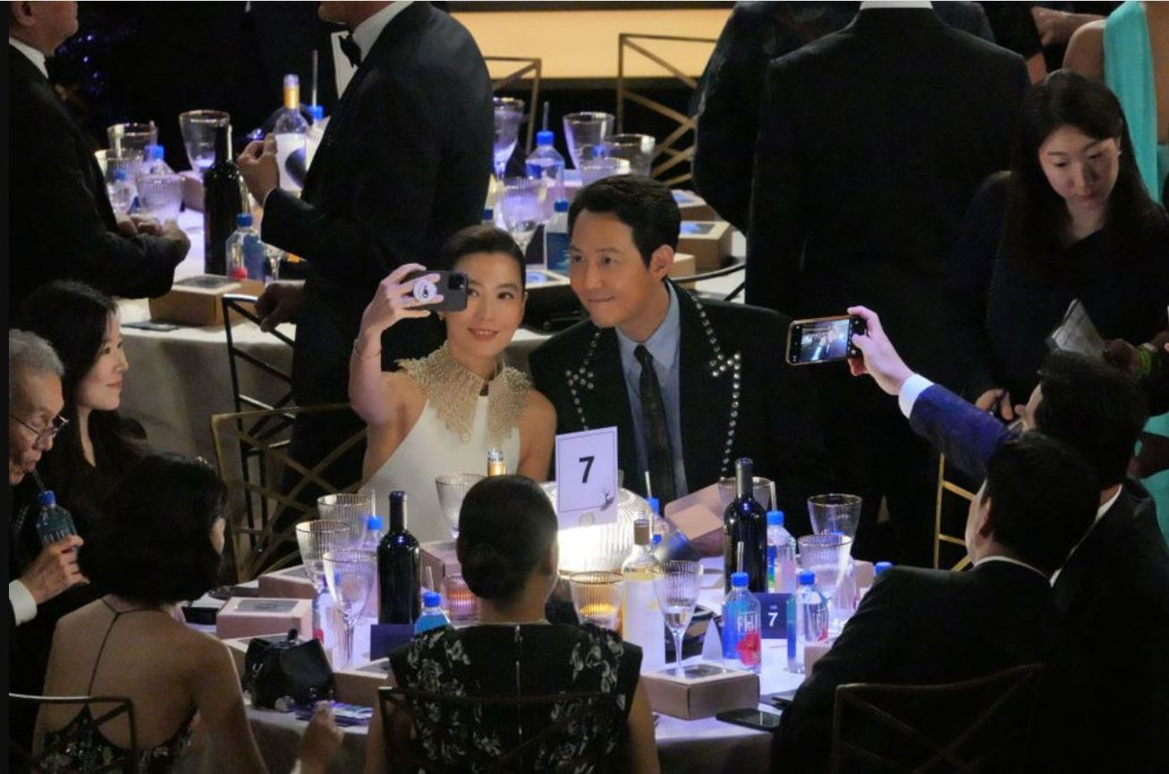 李政宰豪门女友撞脸贾静雯 本人认证：我也吓一跳	