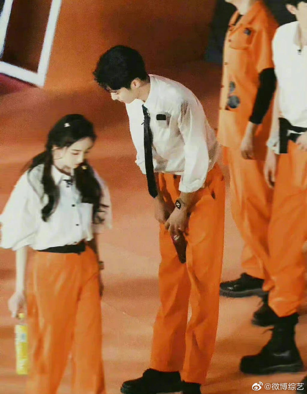 杨幂眼角受伤2个月 伤疤首度曝光