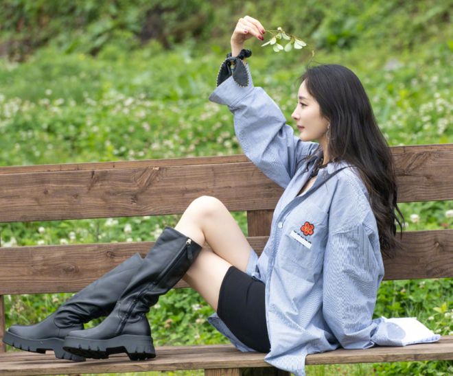 杨幂被曝离开亲手打造工作室 公司股份比经纪人还少