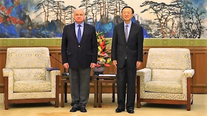 杨洁篪唔俄驻华大使 赞涉核心利益问题上坚定相互支持