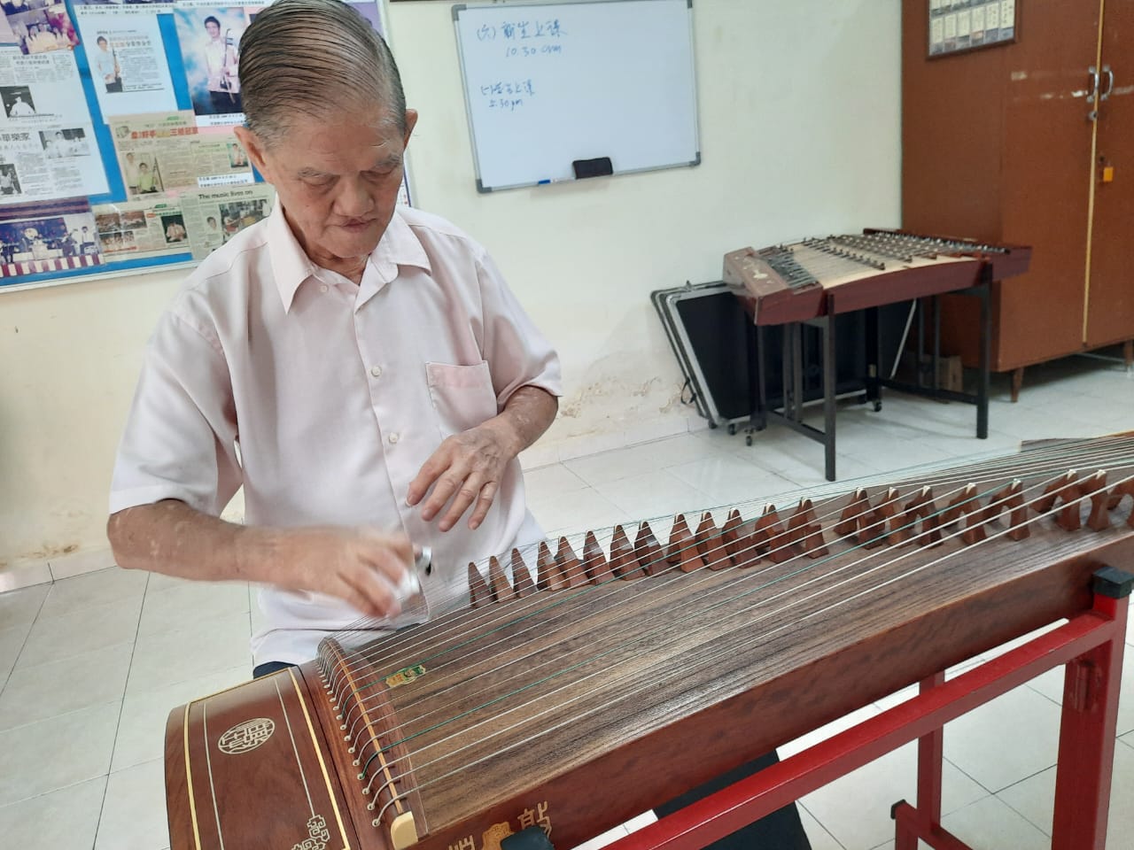 柔:封底:《今日面谱》:从被人鄙视到获得认可,华乐老师终身积极推广华乐