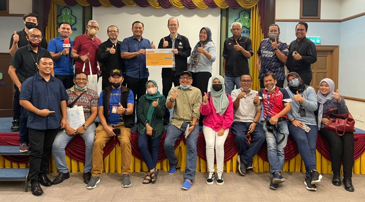 柔：新闻：柔26万自雇者仅3万注册社险 张成铨：今年目标让3万人投保 