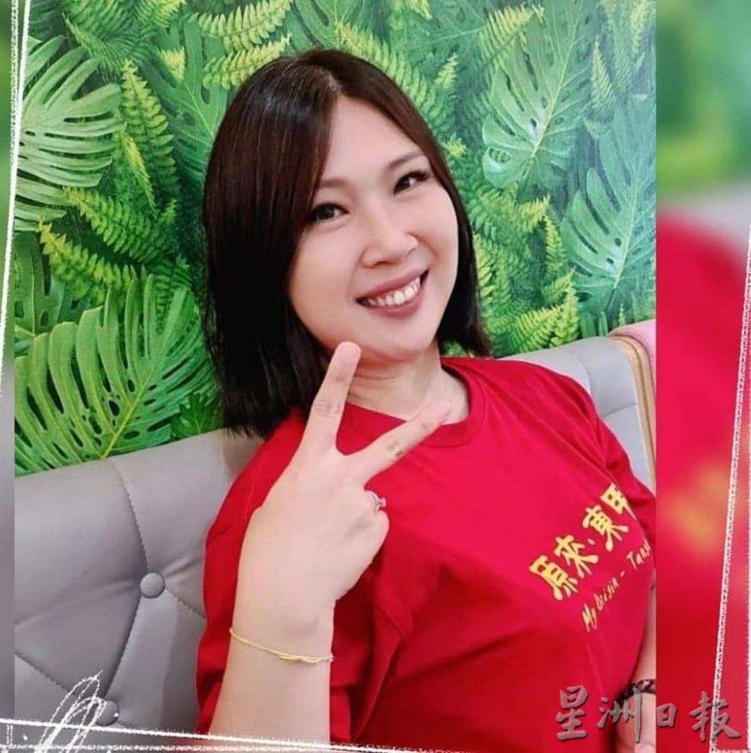 柔:版头之一新闻:细雨纷飞,浇不息东甲乡民庆中秋节热诚
