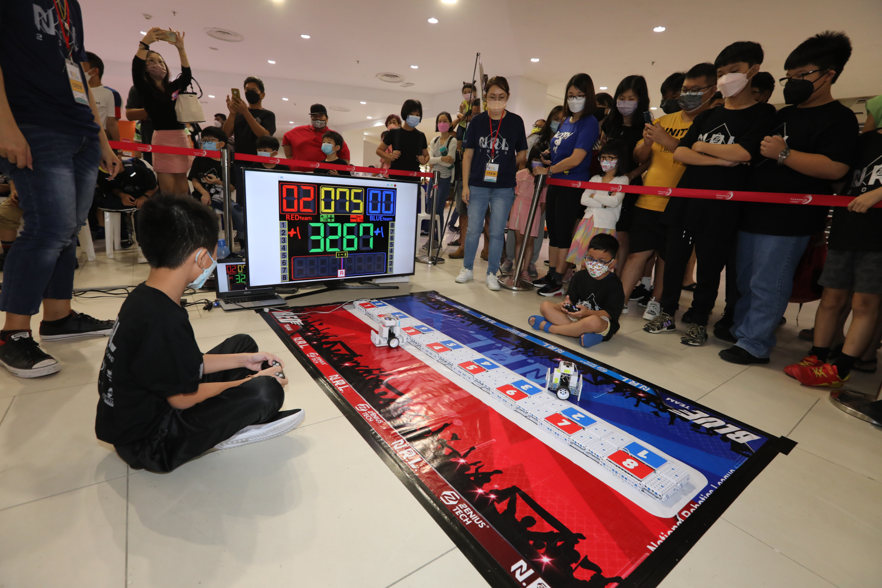 柔：版头之一：2022年全国机器人大赛，来自7个州属的207位参赛者报名