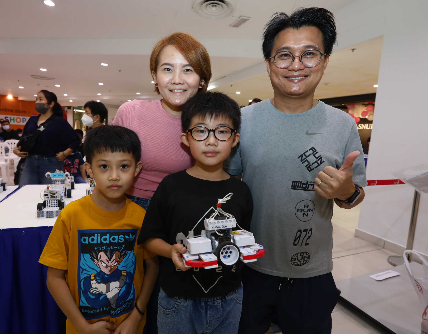 柔：版头之一：2022年全国机器人大赛，来自7个州属的207位参赛者报名