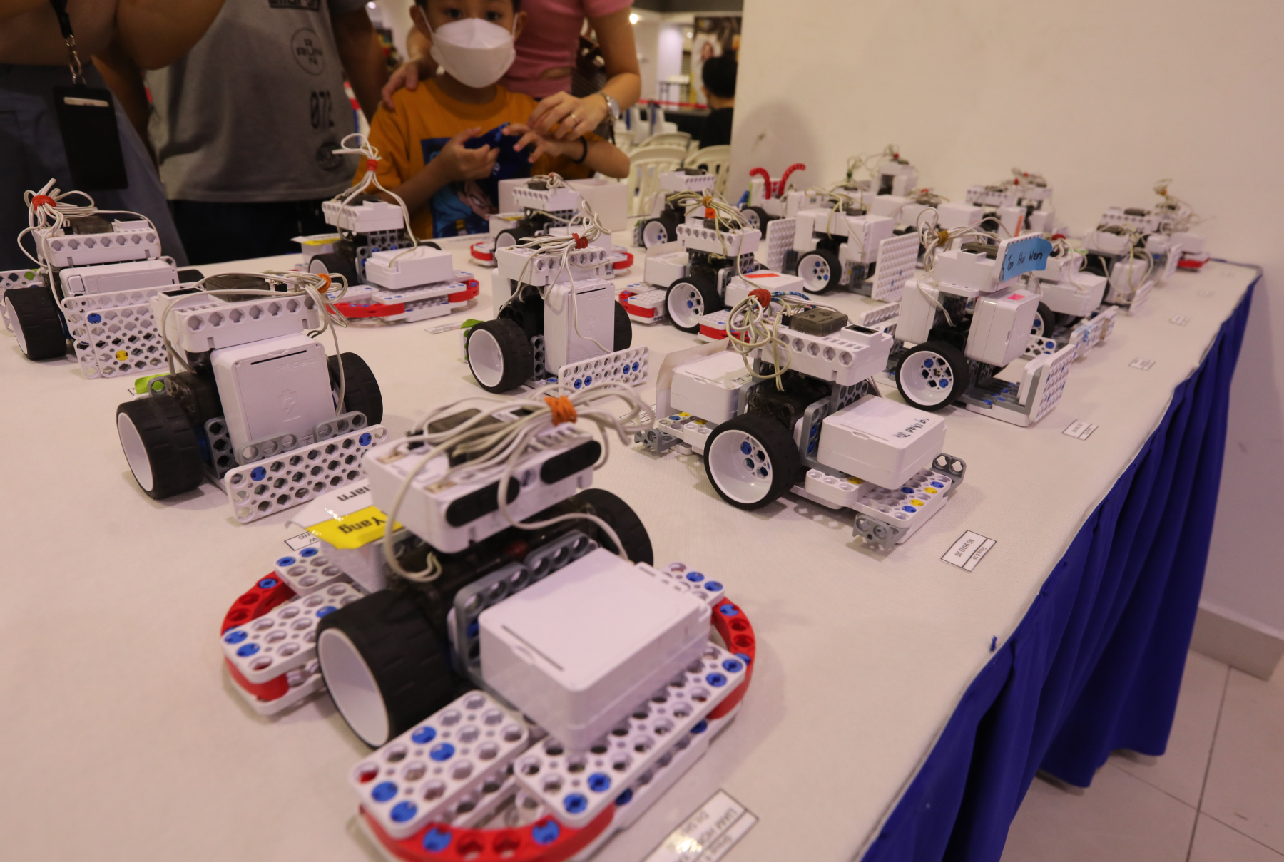 柔：版头之一：2022年全国机器人大赛，来自7个州属的207位参赛者报名