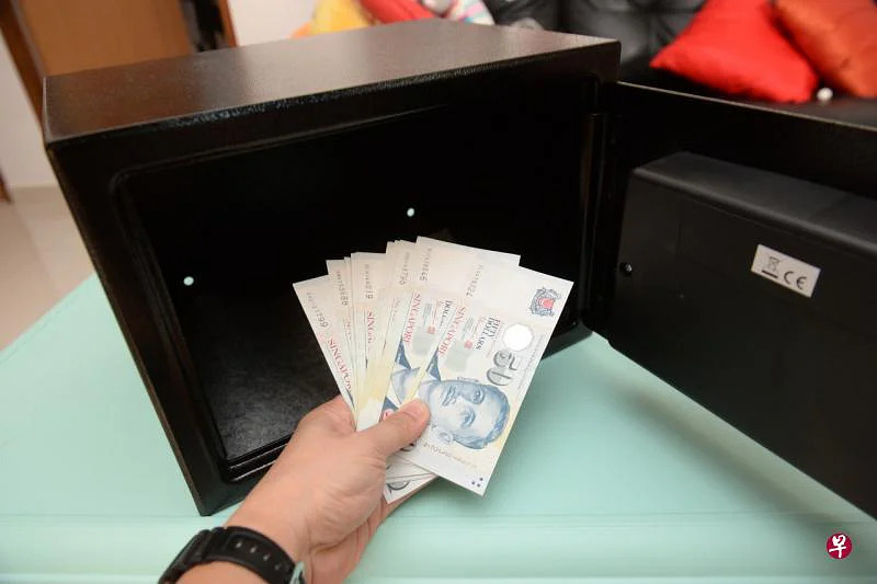 柔:狮城二三事:薪水被拖欠3000元,女佣偷雇主4000元