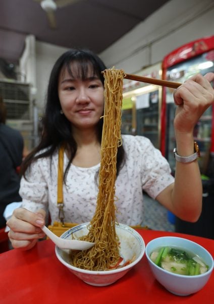 食客指路：坚持父亲传承配方，古早味云吞面掳获本地食客味蕾