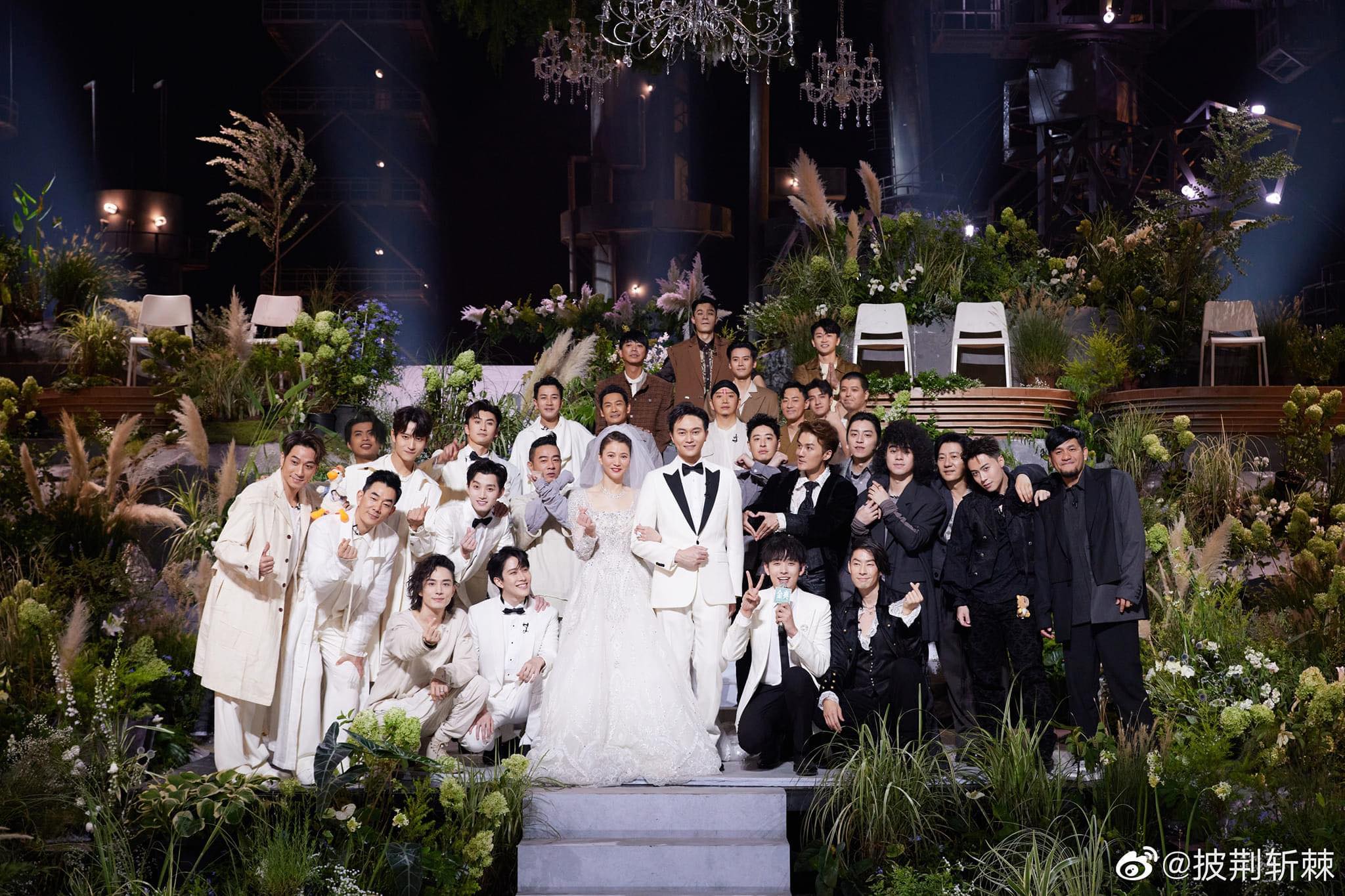 欠袁咏仪一个婚礼　张智霖千人面前圆梦