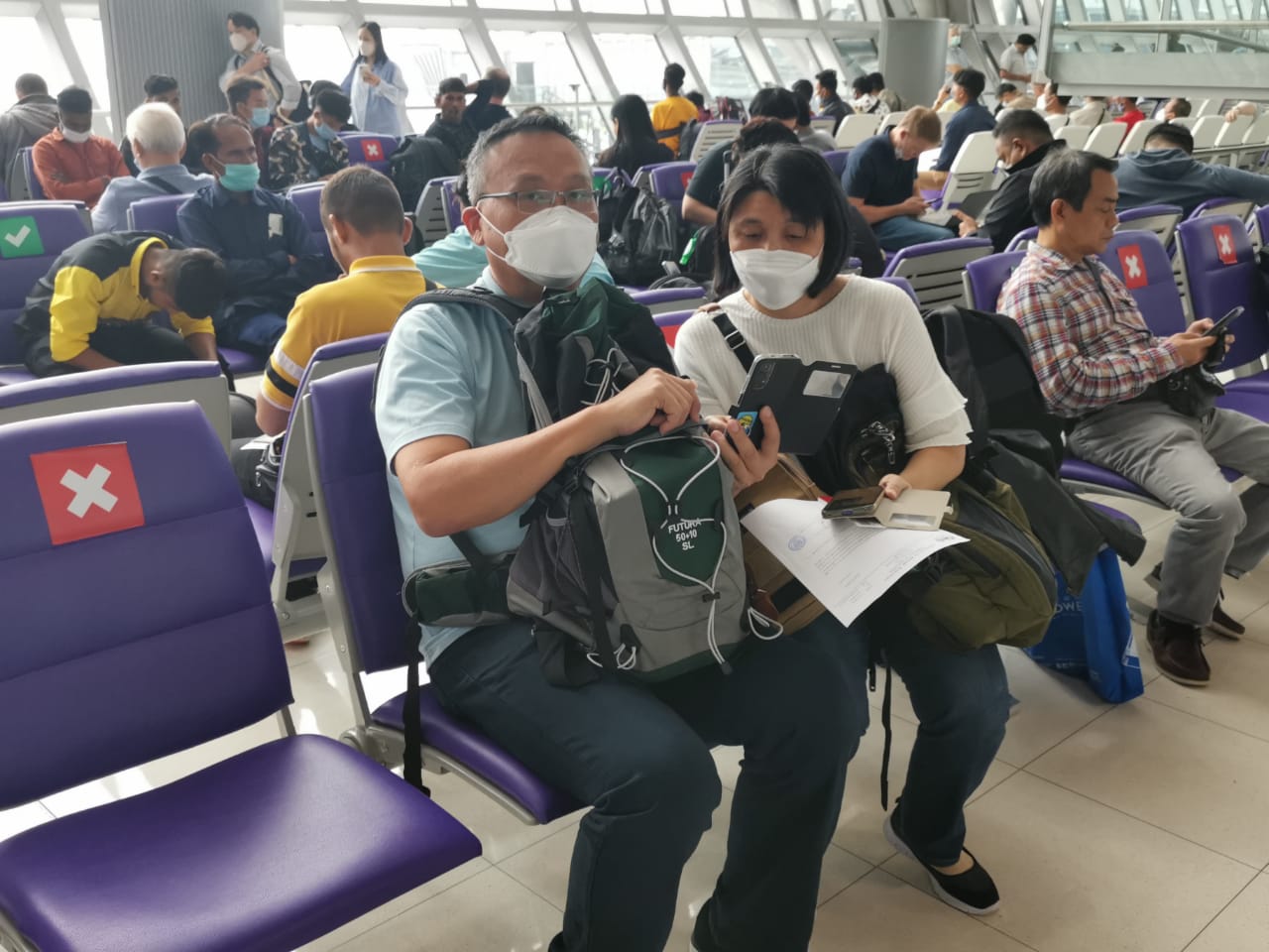 沈春祥：父亲全程把“魏振峰”背胸前 “母亲从泰机场哭到吉隆坡”