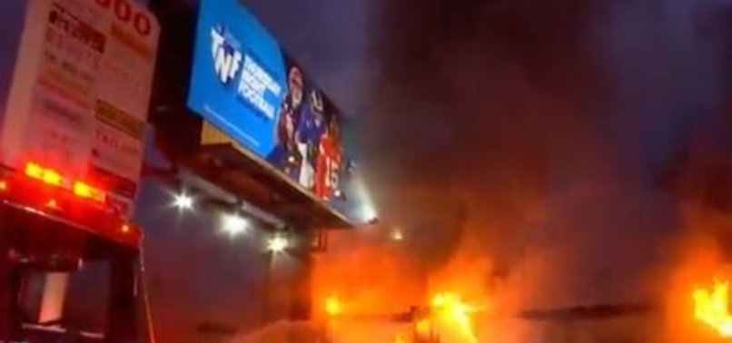 洛杉矶商场大火 宠物酒店17只猫猫活活被烧死