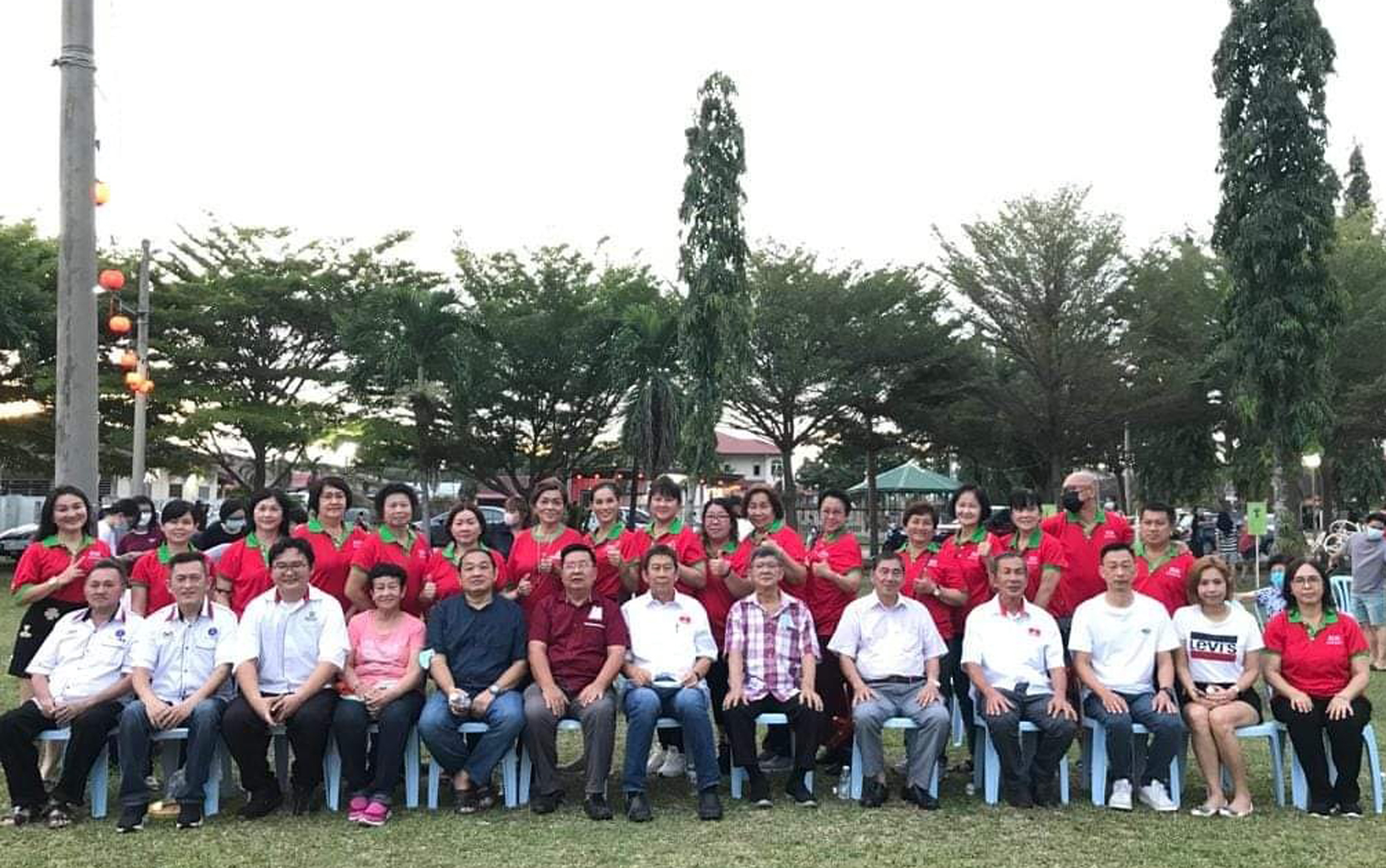 爱大华中秋晚会 500居民出席同庆