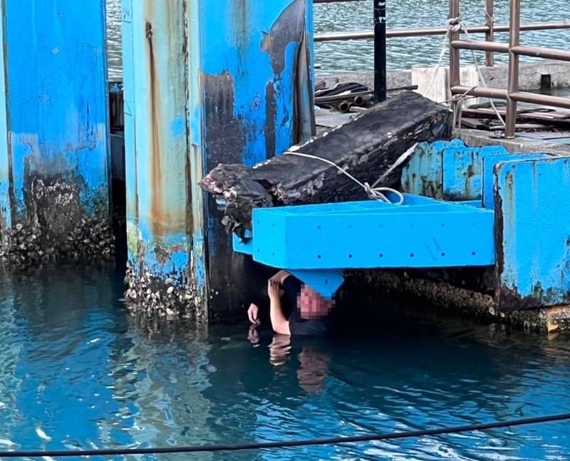 男子不满噪音刺死邻居　泡海水避查终落网