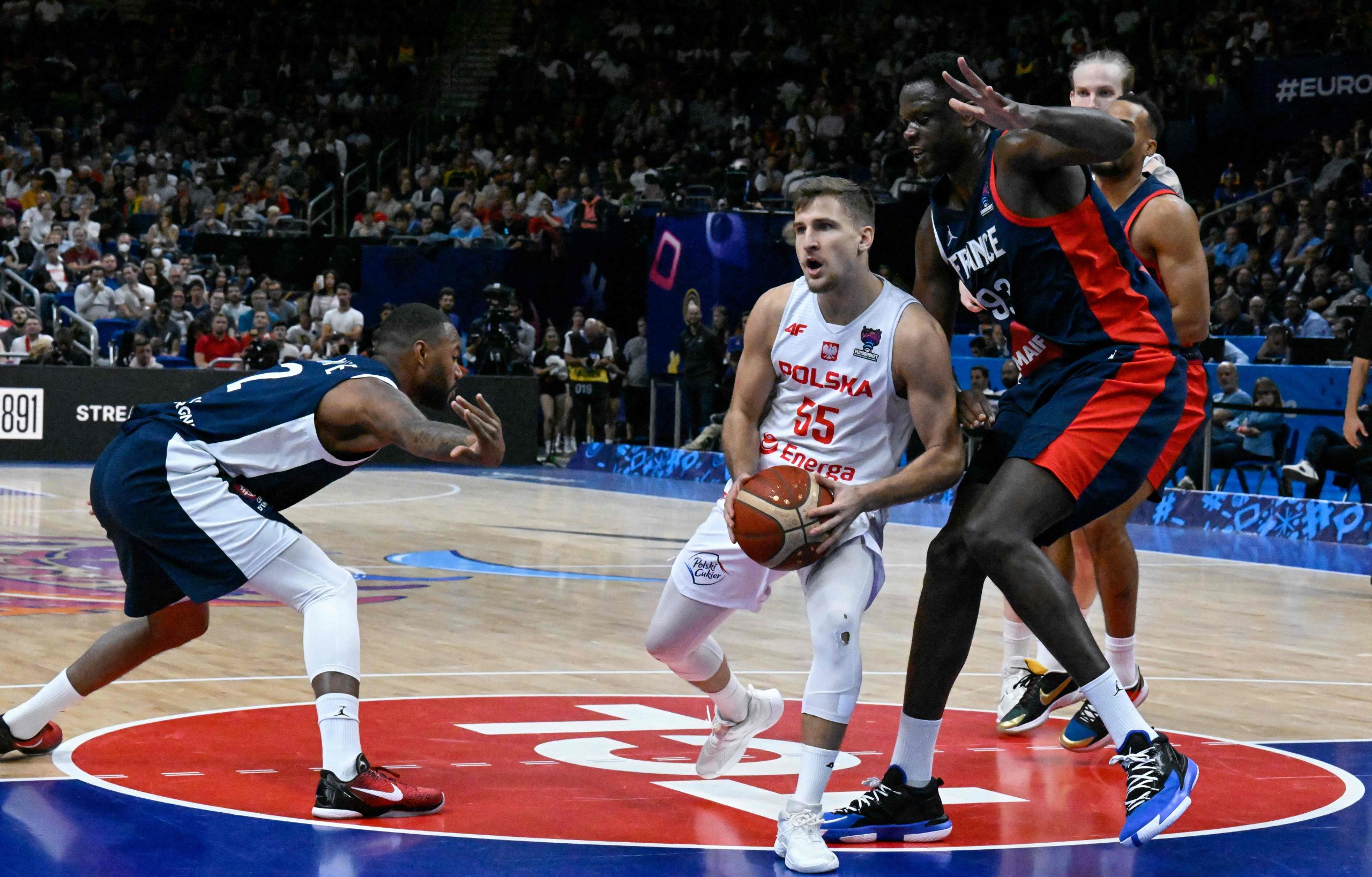 男篮欧锦赛| 阔别11年 法(西)再争冠